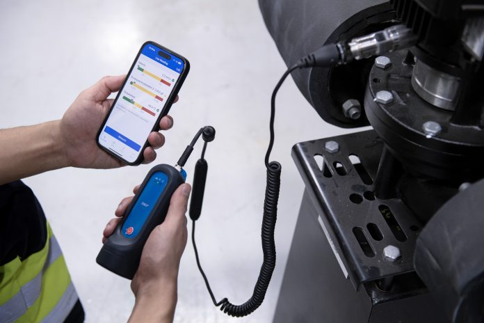 Data gathered by SKF QuickCollect can be pushed to the SKF Cloud for analysis by SKF diagnostic experts