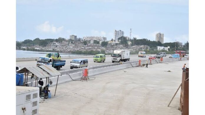 Makupa Causeway railway bridge