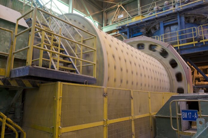 SKF supplies a customised, locally manufactured pillow block arrangement for a ball mill application pillow block bearing arrangement